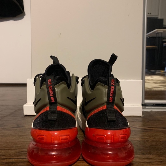 Nike Air Force 270 - Picture 2 of 3